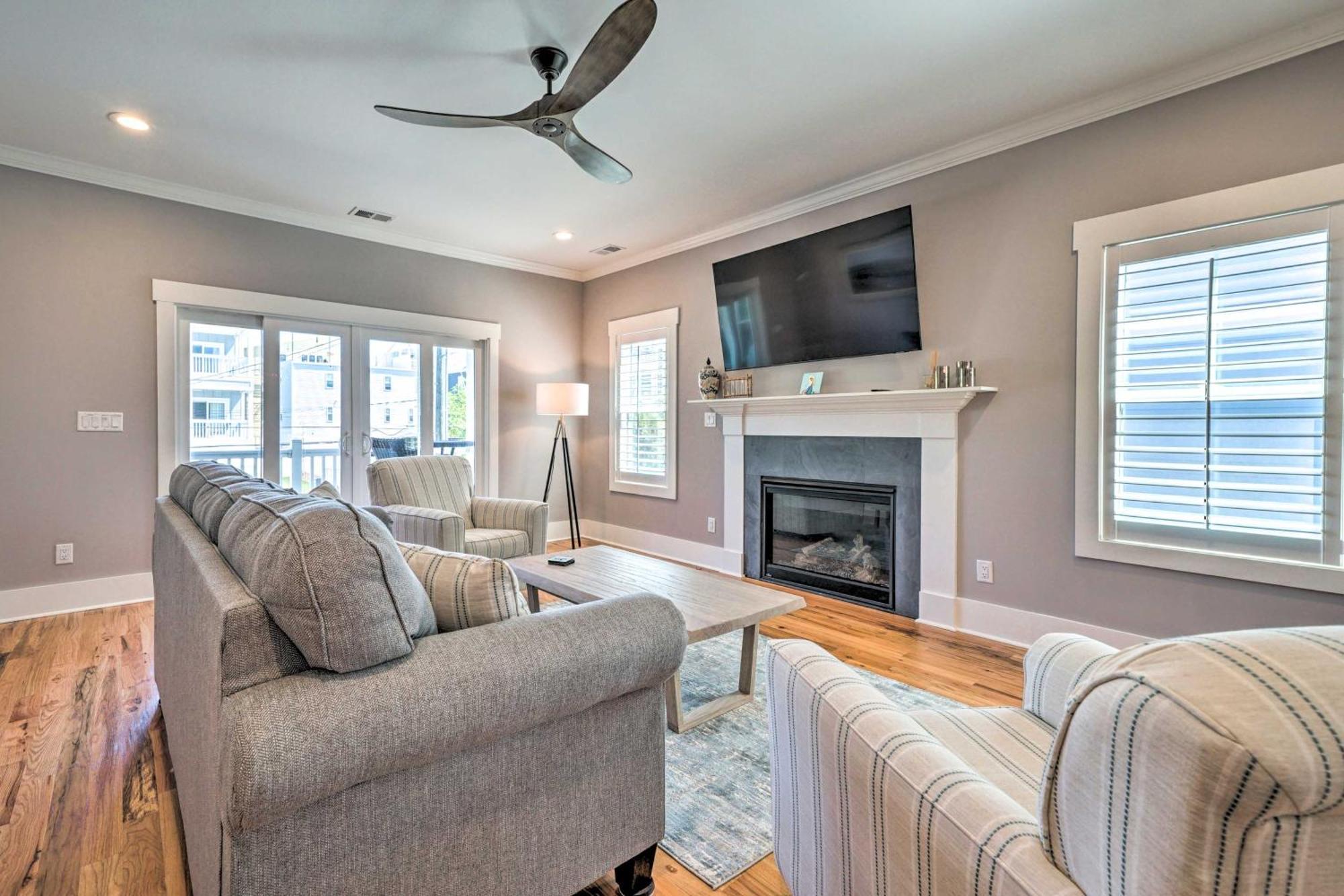Bright Coastal Abode With Porch And Beach Access! Carolina Beach Zewnętrze zdjęcie