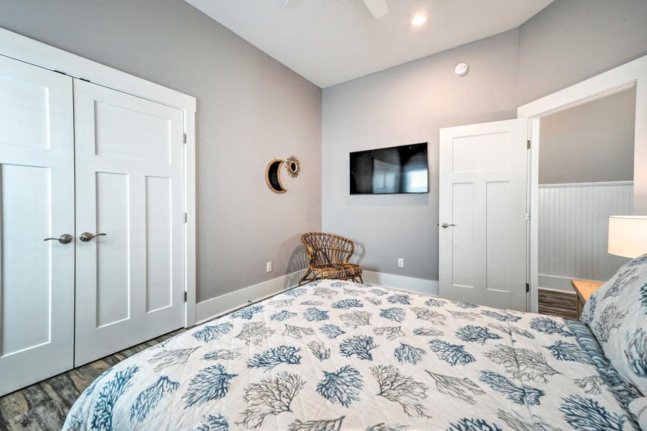 Bright Coastal Abode With Porch And Beach Access! Carolina Beach Zewnętrze zdjęcie