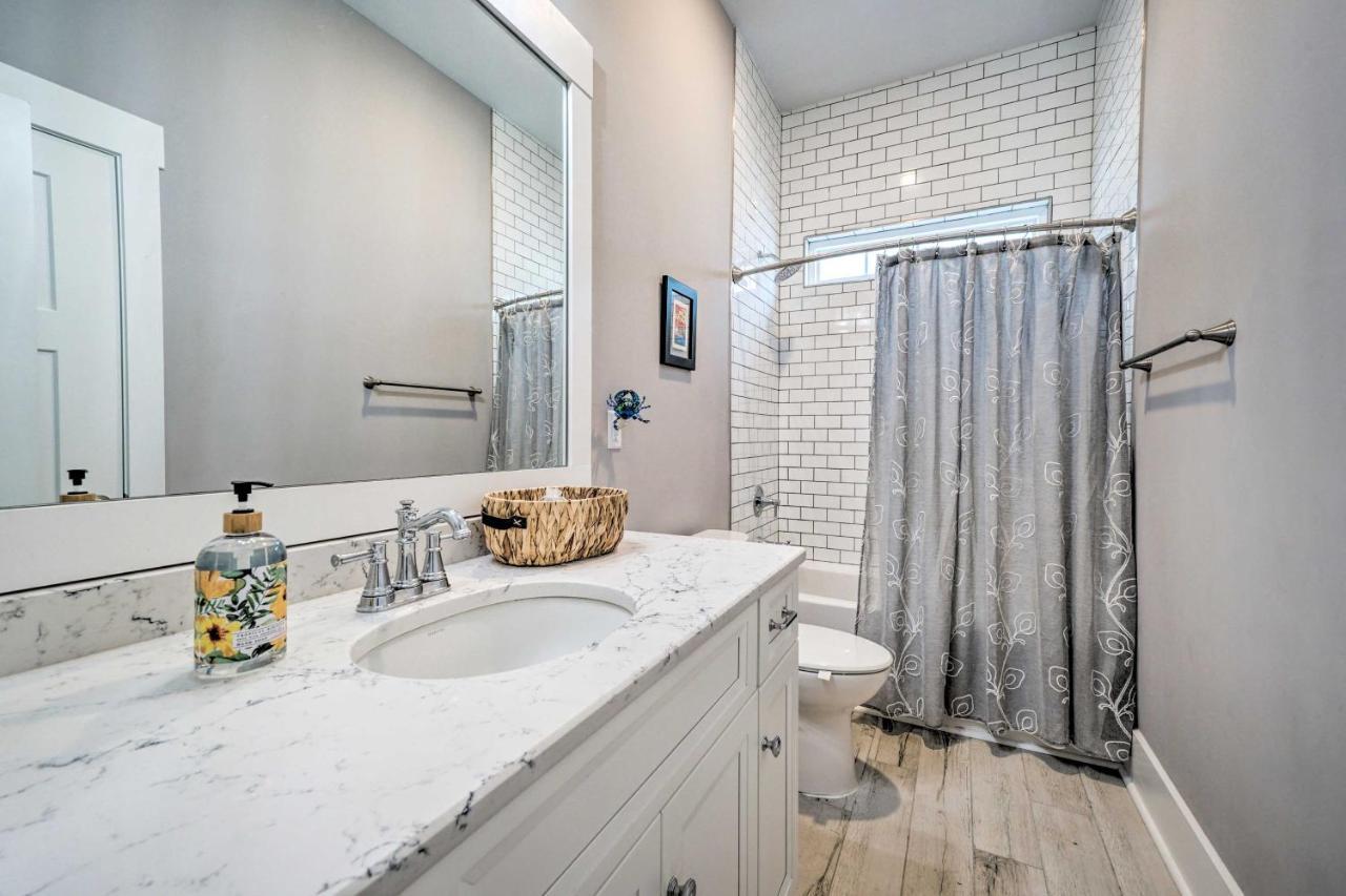 Bright Coastal Abode With Porch And Beach Access! Carolina Beach Zewnętrze zdjęcie