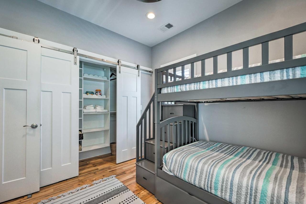 Bright Coastal Abode With Porch And Beach Access! Carolina Beach Zewnętrze zdjęcie